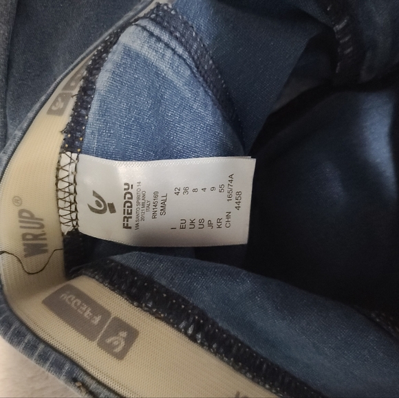 Freddy Jean's - Picture 3 of 3